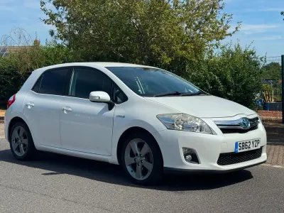 Used Toyota Auris Hybrid