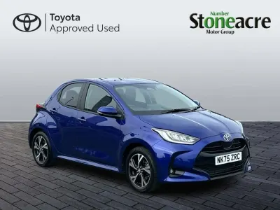 Used Toyota Yaris Hybrid Design 113 HP (83 kW) 2025 Blue Hatchback