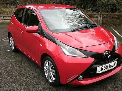 Used Toyota Aygo x-press 69 HP (50 kW) 2015 Red Hatchback