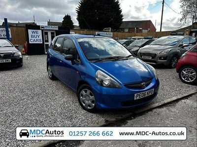 Begagnad Honda Jazz S 78 HK (57 kW) 2006 Blå Halvkombi
