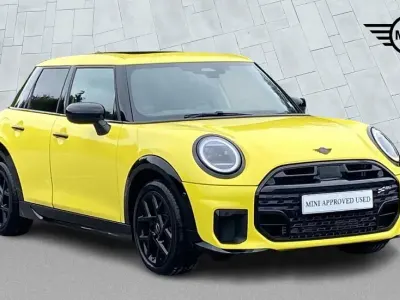 Used Mini Cooper Hatch 113 kW (154 HP) 2025 Yellow Hatchback