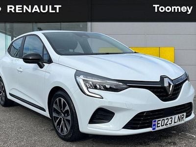 Used Renault Clio V Evolution 145 HP (106 kW) 2022 White  Hatchback