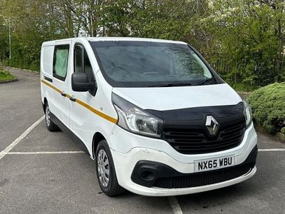Usado Renault Trafic Business 115 HP (84 kW) 2015 Branco Monovolume