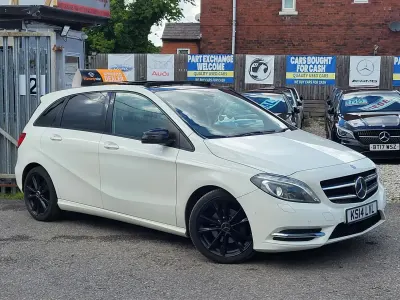 Usado Mercedes B180 109 HP (80 kW) 2014 Branco Monovolume