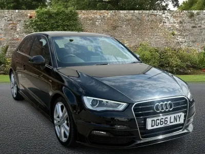 Begagnad Audi A3 S-Line 184 HK (135 kW) 2016 Svart Halvkombi