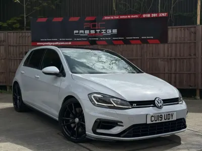 Begagnad VW Golf VII R 300 HK (220 kW) 2019 Silver Halvkombi