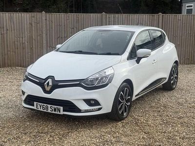 Used Renault Clio IV Play 75 HP (55 kW) 2018 White Hatchback