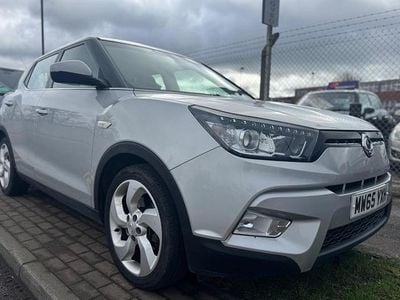 Used Ssangyong (KGM) Tivoli 115 HP (84 kW) 2015 Silver SUV