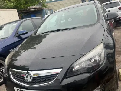 Second-hand Vauxhall Astra SRi 2012 Negru Hatchback