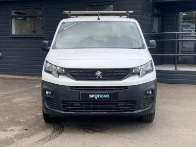 Used Peugeot Partner Premium 131 HP (96 kW) 2021 White MPV