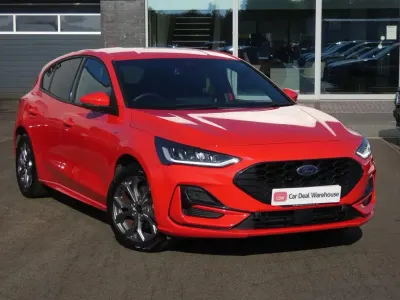 Used Ford Focus ST-Line 153 HP (112 kW) 2023 Red Hatchback