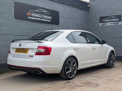 Used Skoda Octavia vRS 326 HP (239 kW) 2015 White Hatchback
