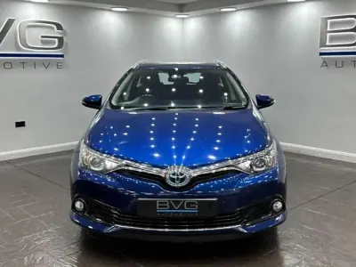 Used Toyota Auris Hybrid