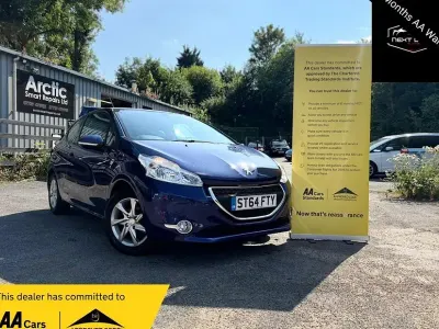 Used Peugeot 208 Active 82 HP (60 kW) 2015 Blue Hatchback