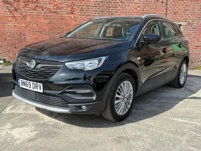 Used Vauxhall Grandland X Business Edition 130 HP (95 kW) 2019 Black SUV
