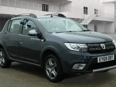 Używany Dacia Sandero Essentiel 90 KM (66 kW) 2019 Szary Hatchback