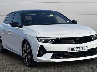 Used Vauxhall Astra Ultimate 131 HP (96 kW) 2024 White Hatchback