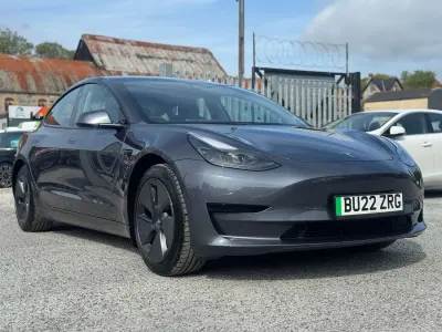 Usado Tesla Model 3 Standard Range 366 kW (498 HP) 2022 Cinzento Sedan