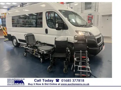Used Peugeot Boxer 130 HP (95 kW) 2019 White Van