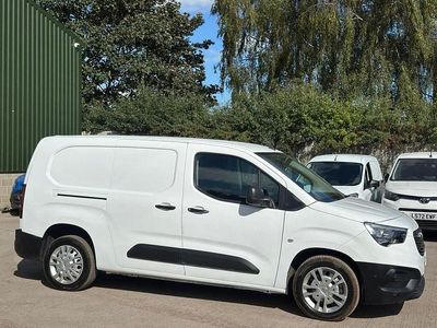 Used Vauxhall Combo Edition 100 HP (73 kW) 2020 White MPV