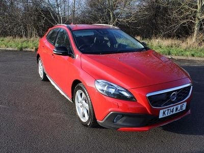 Used 2014 Volvo V40 CC SE Estate | £6,195 (Fair price)