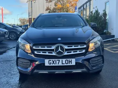 Usado Mercedes GLA200 AMG line 156 HP (114 kW) 2017 Azul SUV