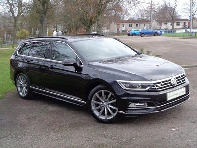 Used VW Passat R-line 150 HP (110 kW) 2018 Deep black pearl effect Estate