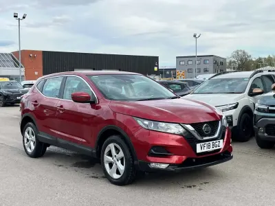 Używany Nissan Qashqai Acenta 2018 Czerwony SUV