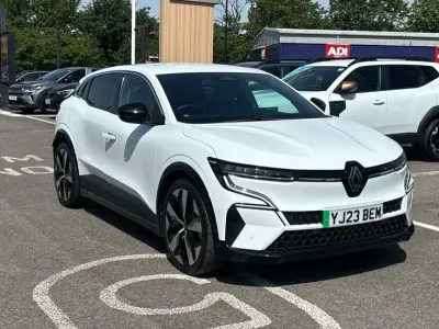 Usado Renault Megane E-Tech Techno 159 kW (217 HP) 2023 Branco Citadino