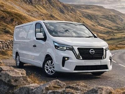 White New 2026 Nissan Primastar Tekna MPV | £22,995 (Fair price)