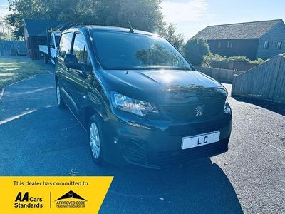 Black Used 2023 Peugeot Partner Premium MPV | £11,695 (Fair price)