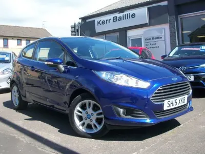 Używany Ford Fiesta Zetec 82 KM (60 kW) 2015 Niebieski Hatchback