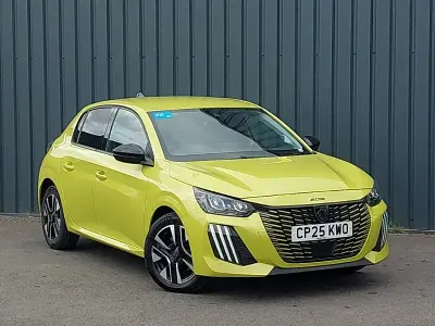 Used Peugeot 208 Allure 101 HP (74 kW) 2025 Yellow Hatchback