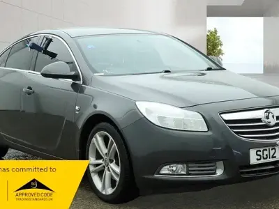 Używany Vauxhall Insignia SRi 140 KM (102 kW) 2012 Szary Hatchback