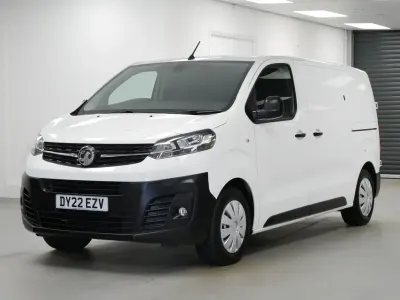 Used Vauxhall Vivaro 100 HP (73 kW) 2022 White MPV