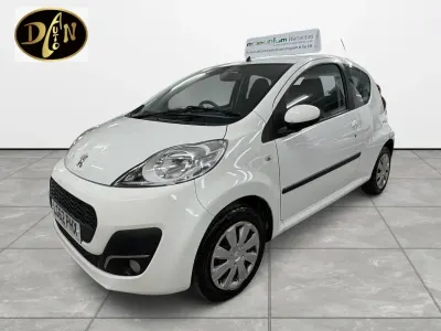 Used Peugeot 107 Active 68 HP (50 kW) 2012 White Hatchback