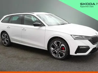 Used Skoda Octavia vRS 241 HP (177 kW) 2022 White Estate