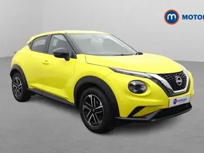 Used Nissan Juke N-Connecta 114 HP (83 kW) 2024 Yellow SUV