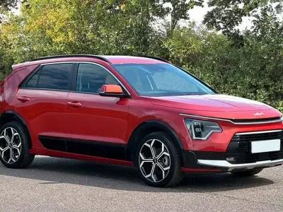 Used Kia Niro 2025 Red SUV