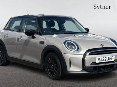 Używany Mini Cooper Classic 134 KM (98 kW) 2022 Szary Hatchback