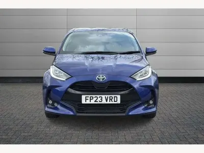Używany Toyota Yaris Hybrid Design 116 KM (85 kW) 2023 Niebieski Hatchback