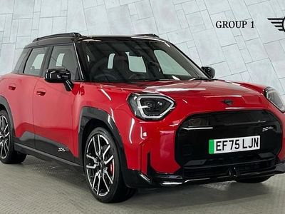 Begagnad Mini Cooper 186 kW (254 HK) 2025 Röd Halvkombi