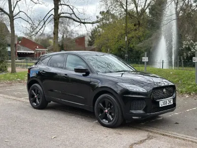 Usado Jaguar E-Pace R-Dynamic 150 HP (110 kW) 2018 Preto SUV
