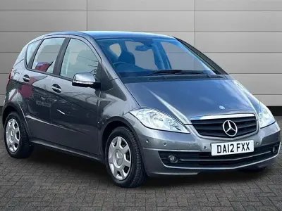 Begagnad Mercedes A160 Classic 95 HK (69 kW) 2012 Grå Halvkombi