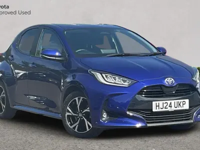 Used Toyota Yaris Design 116 HP (85 kW) 2024 Blue Hatchback