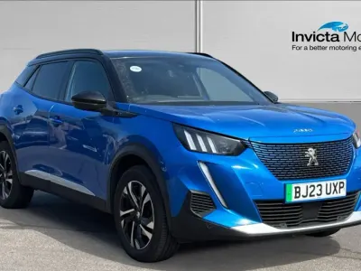 Używany Peugeot e-2008 GTi 100 kW (136 KM) 2023 Niebieski SUV