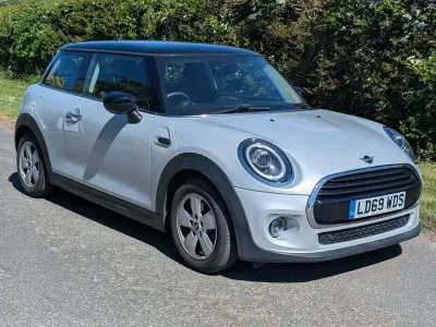 Usado Mini Cooper Classic 2019 Prateado Citadino