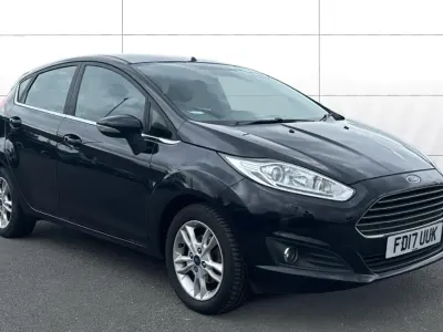 Begagnad Ford Fiesta Zetec 100 HK (73 kW) 2005 Halvkombi