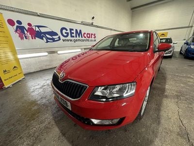 Red Used 2014 Skoda Octavia Elegance Hatchback | £5,495 (Fair price)