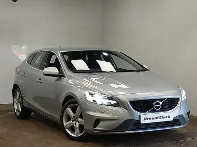 Used Volvo V40 R-Design 122 HP (89 kW) 2017 Silver Hatchback
